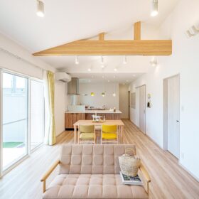 #美保テクノス　#美保テクノスの家　#パナソニック耐震住宅工法　#テクノストラクチャー　#テクノストラクチャーの家　#パナソニックビルダーズグループ　#新築　#一戸建て　#家づくり　#鳥取　#米子　#住宅　#house　#自由設計　#施工実例　#施工例　#リフォーム　#マイホーム　#子育て　#子育て応援住宅　#カタログ請求　#リビング　#LDK　#テクノビーム　#化粧梁　#勾配天井　#東洋テックス　#キャンバス　#CANVAS　#ナチュラルぺカン